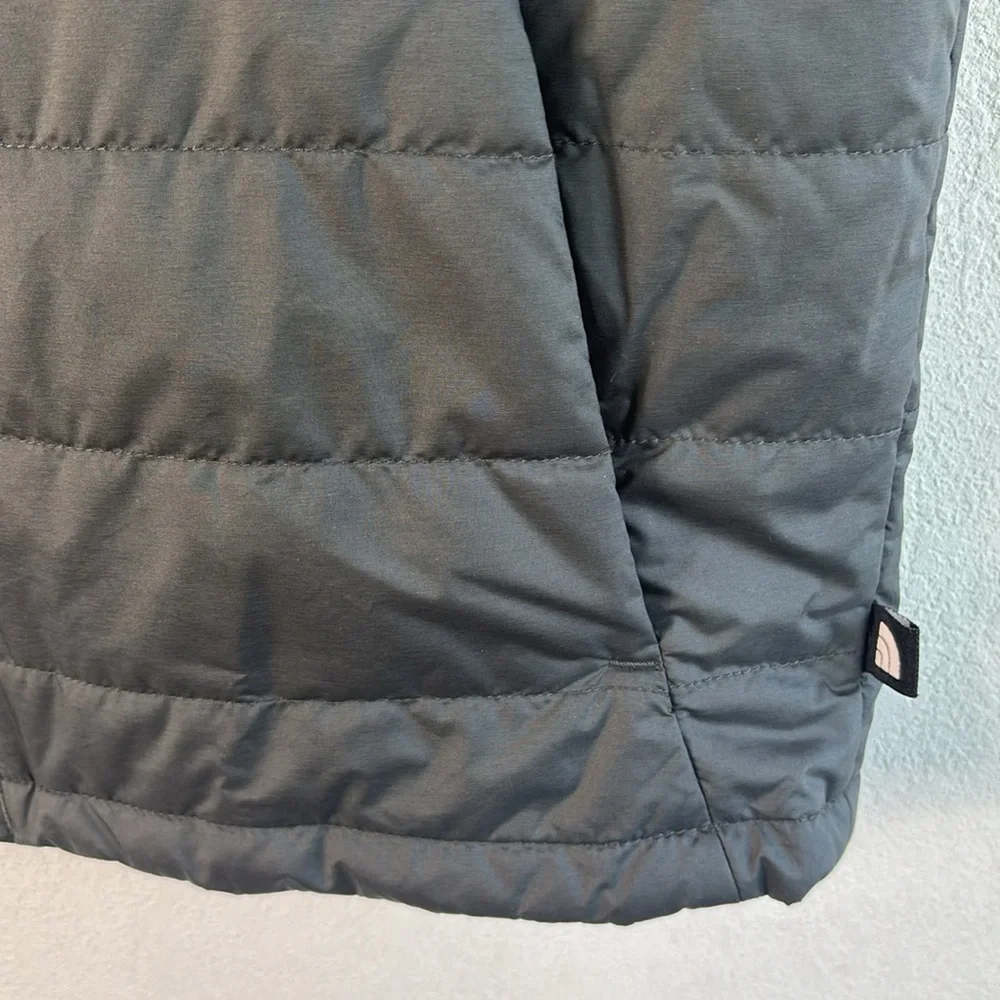 The North Face Men's Bombay Dark Grey Zip Lightweight Puffer Vest Sz S